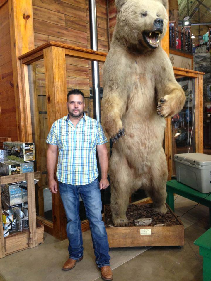 Gallos Y Galleros (NUEVO) Entrevista a Alfredo Flores, De "IRON CREEK"