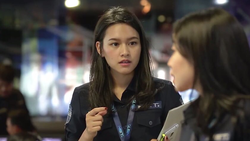 Twindy sebagai Clarissa di The East