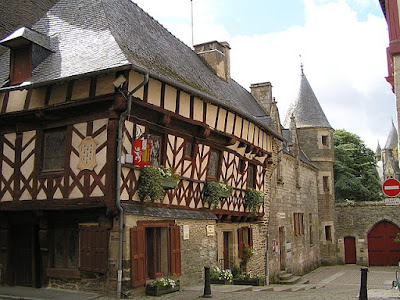 "Josselin10" by rosier - Own work. Licensed under CC BY-SA 3.0 via Wikimedia Commons - http://commons.wikimedia.org/wiki/File:Josselin10.JPG#/media/File:Josselin10.JPG