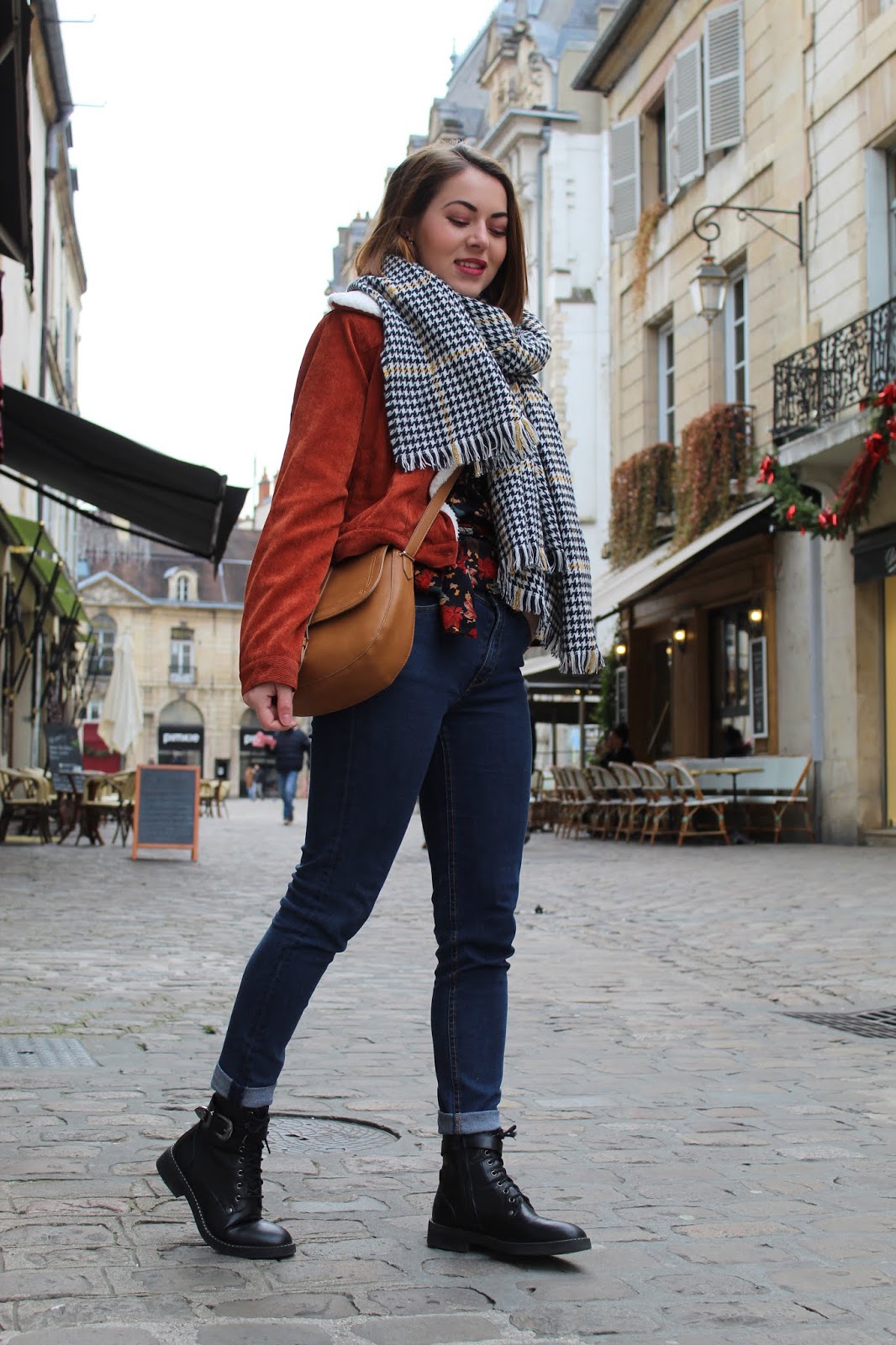 Une fille pas Parisienne: Oser le rouille ! Veste moumoute & blouse cache-c??ur