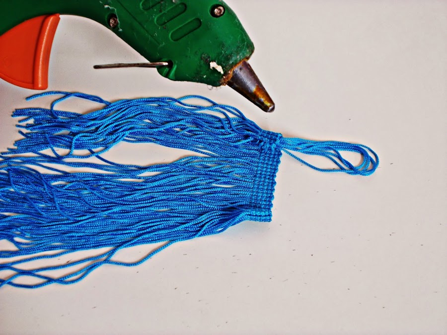 DIY-costura-reciclar-costumizar-vaquero-cargador-móvil-5