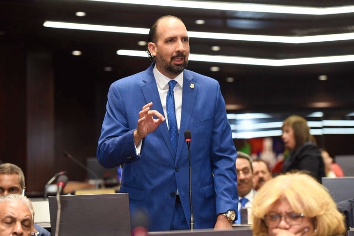 Henry Merán renuncia al PLD asegurando que ha sido "asaltado" Henry Merán renuncia al PLD asegurando que ha sido "asaltado"