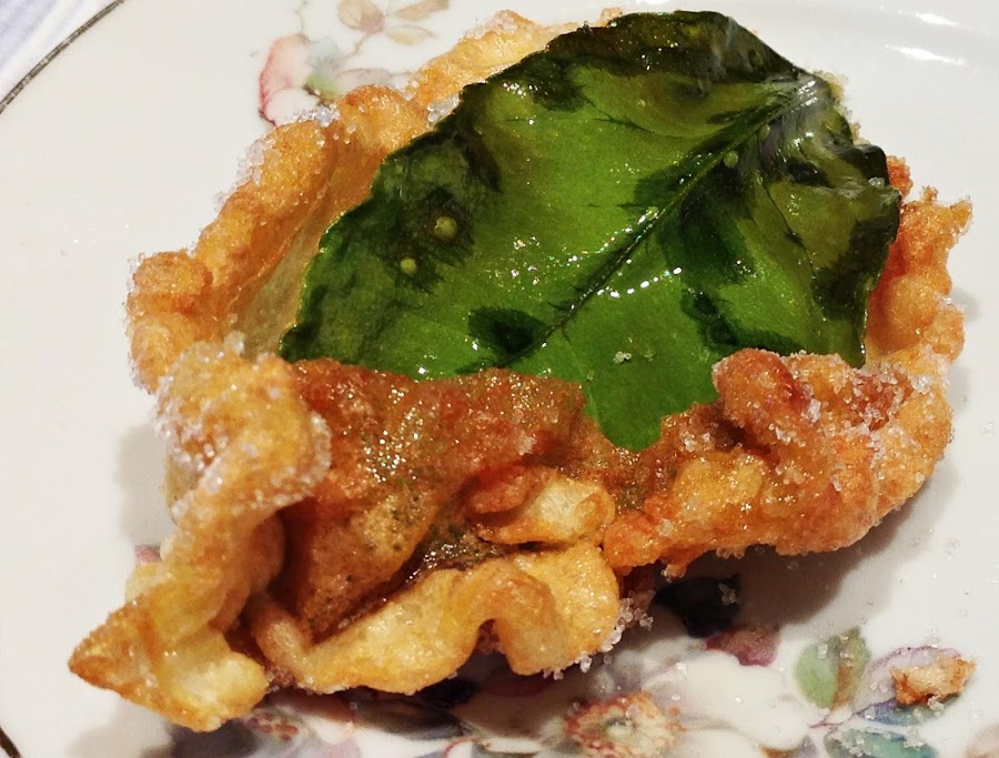 PAPARAJOTES {HOJAS DE LIMONERO REBOZADAS}