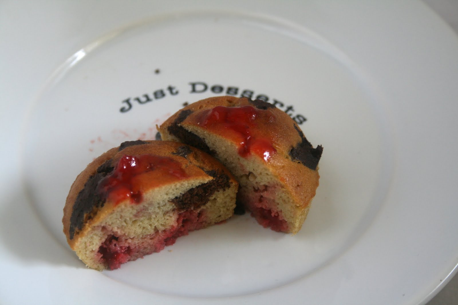 24/7 Low Carb Diner: Banana Split Muffins