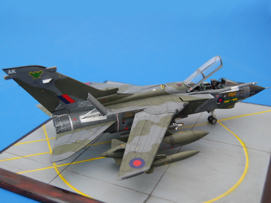 Tornado gr 1 revell 1/72. раф 33111. раф-2203 микроавтобус. раф-м2 «стилс». раф модель 1.