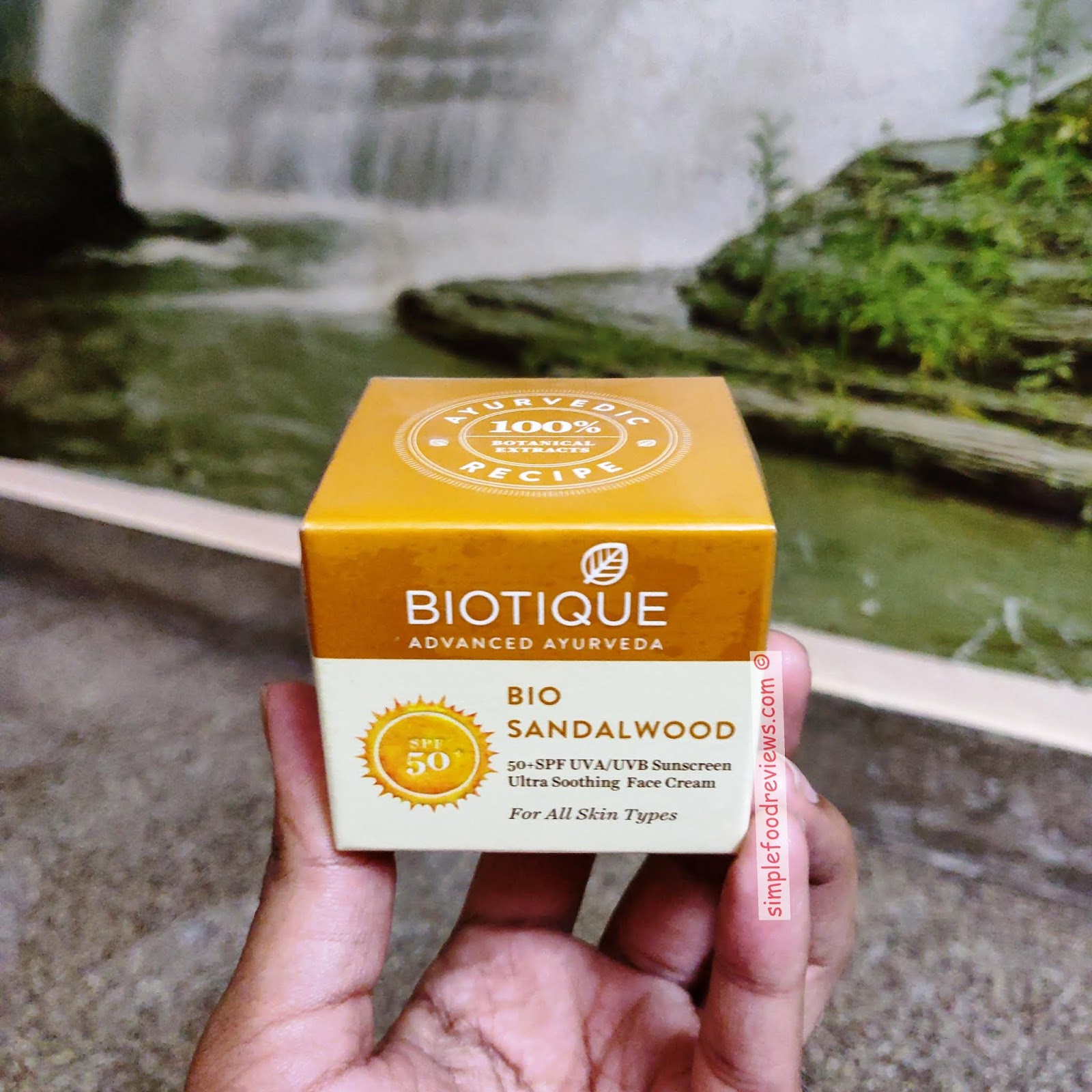 Biotique Bio Sandalwood Sunscreen Moisturizer Review