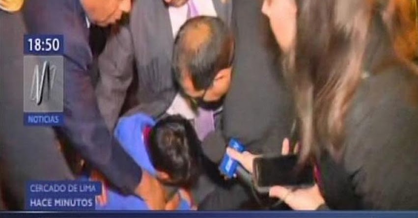 Congresista Moisés Guía Pianto salió en defensa de un profesor que estaba siendo detenido por la policía Congresista Moisés Guía Pianto salió en defensa de un profesor que estaba siendo detenido por la policía