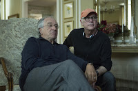 Robert De Niro and Barry Levinson on the set of The Wizard of Lies (2)