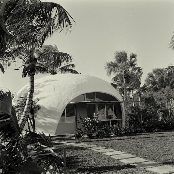 Hobe Sound - Florida - Bubble houses  Architecte: Eliot Noyes  Construction:  1954