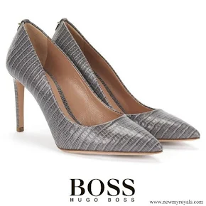 Kate Middleton wore Hugo Boss grey embossed leather pumps