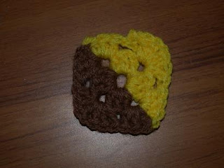 Age's Crochet Pages: Diagonal 2-Color Granny Square