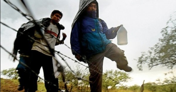 Αύξηση ρεκόρ 122% των αφίξεων λαθραίων μεταναστών στην Ελλάδα: Ο Έβρος μετατρέπεται σε νέα Λέσβο Αύξηση ρεκόρ 122% των αφίξεων λαθραίων μεταναστών στην Ελλάδα: Ο Έβρος μετατρέπεται σε νέα Λέσβο