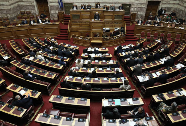 120 δόσεις: Στη Βουλή το νομοσχέδιο, τι προβλέπει για τους οφειλέτες - Πίνακες με παραδείγματα