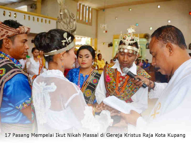 17 Pasang Mempelai Ikut Nikah Massal di Gereja Kristus Raja Kota Kupang 17 Pasang Mempelai Ikut Nikah Massal di Gereja Kristus Raja Kota Kupang