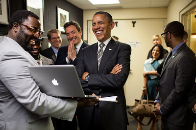 Obama se rie de tus mails