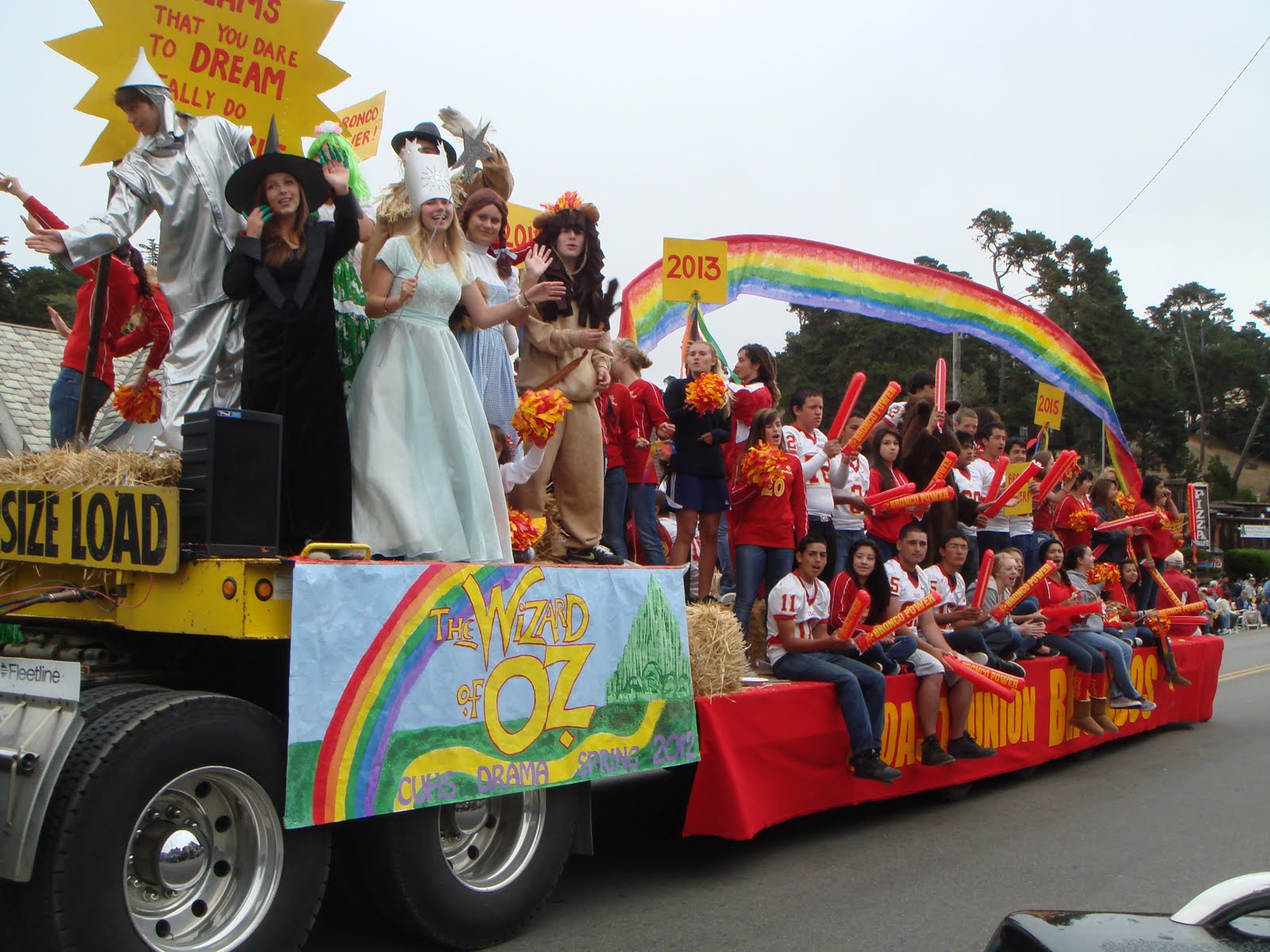 Tom Cochrun /Light Breezes A CAMBRIA LOCALA HOME TOWN PARADE
