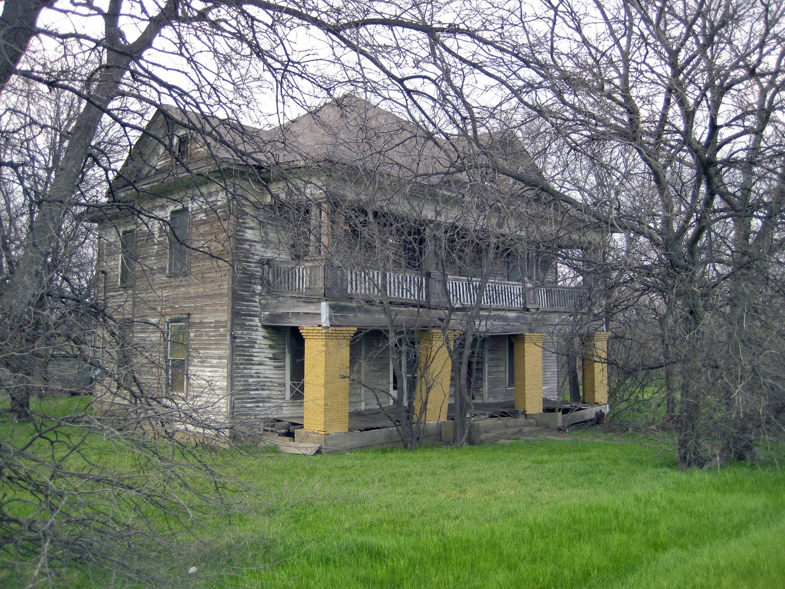 Rollo's Photo World Photo of the Day.....Abandoned Texas Mansion