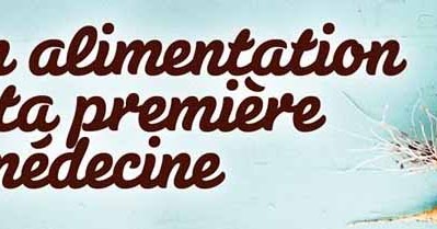 Fait mal le dos dans le domaine des omoplates et la main