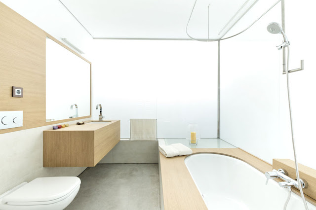 Desain Kamar Mandi dengan Bak Air Desain Kamar Mandi dengan Bak Air