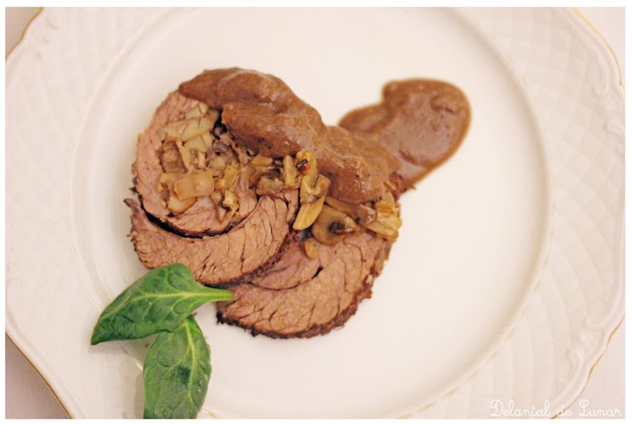 Foto: Ternera con castañas y setas con salsa de vino