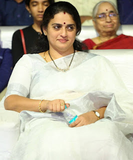Beautiful Indian Actress Pavitra Lokesh Stills In White Saree Navel Queens Beautiful Indian Actress Pavitra Lokesh Stills In White Saree Navel Queens