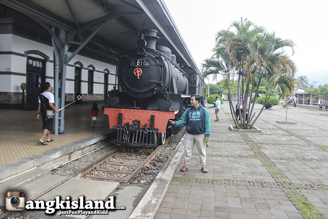hehe nyegat kereta