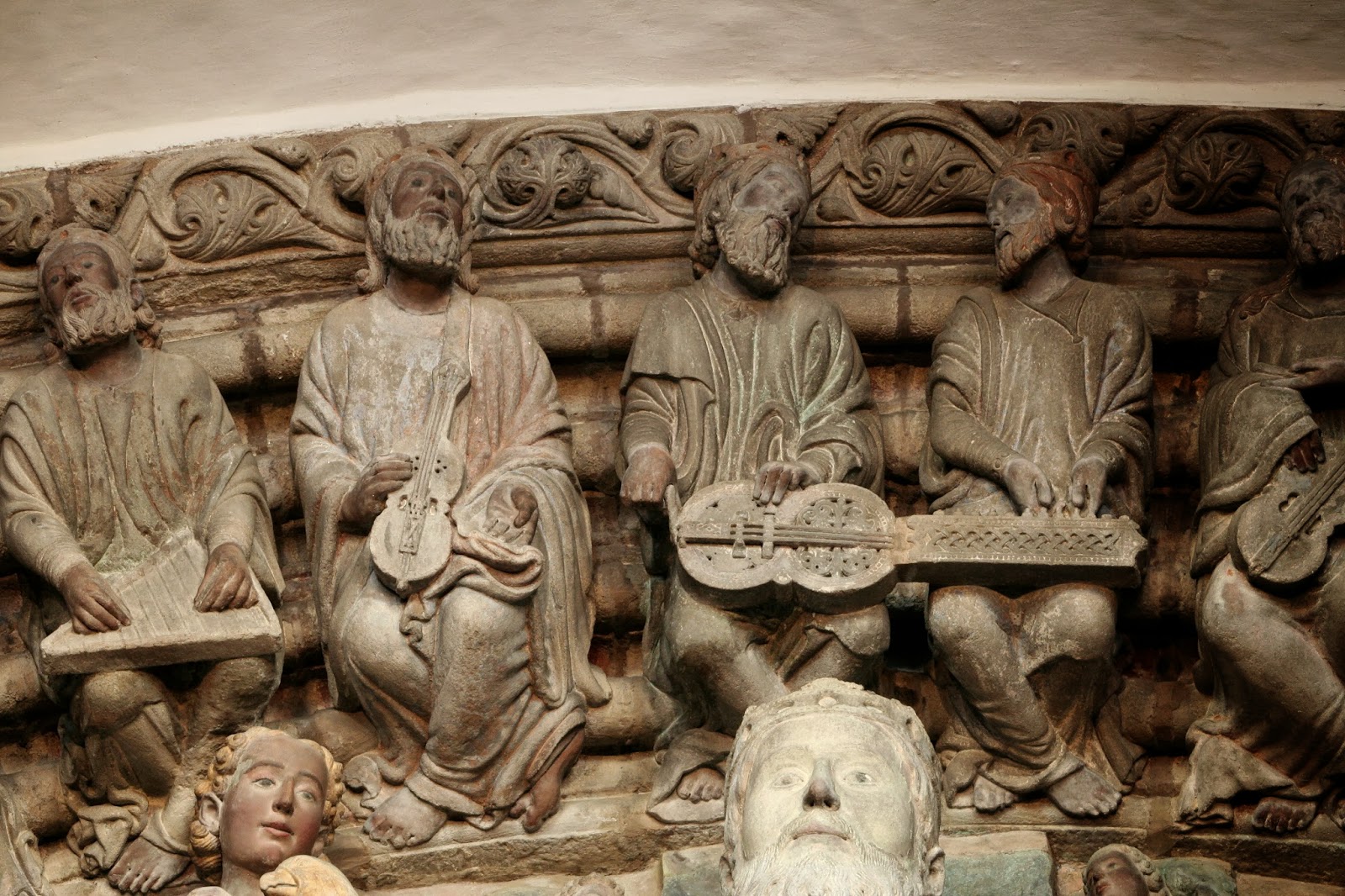 Felhőkarcoló foglalat valószínűleg instrumentos musicales santiago de