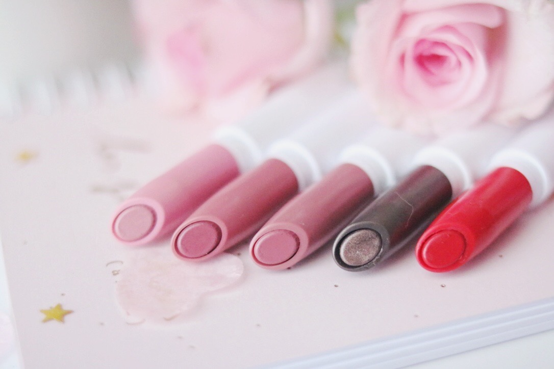 colourpop , lippie stix , revue, avis swatch , contempo , westie , WET , lumière , weekender , avis , revue , blog beauté , paris , beauté, rouges à lèvres ,rosemademoiselle , rose mademoiselle ,