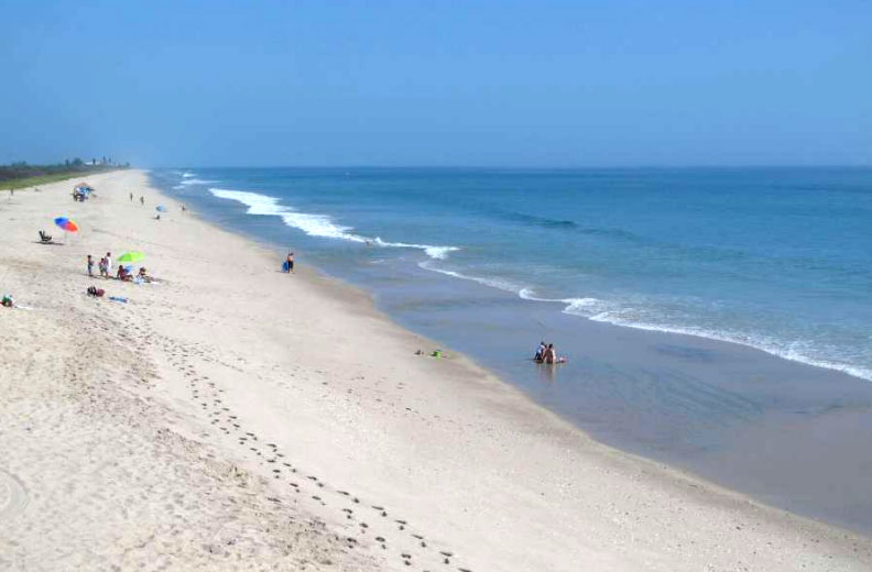 beach strip Cocoa Victoria paris interracial