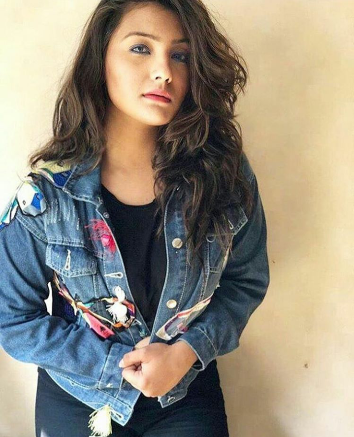 Aashika Bhatia Birthday, Age, Family & Biography:- - Celebs Life