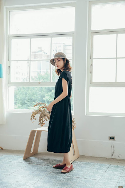 墨水筆日記造型鬆緊洋裝