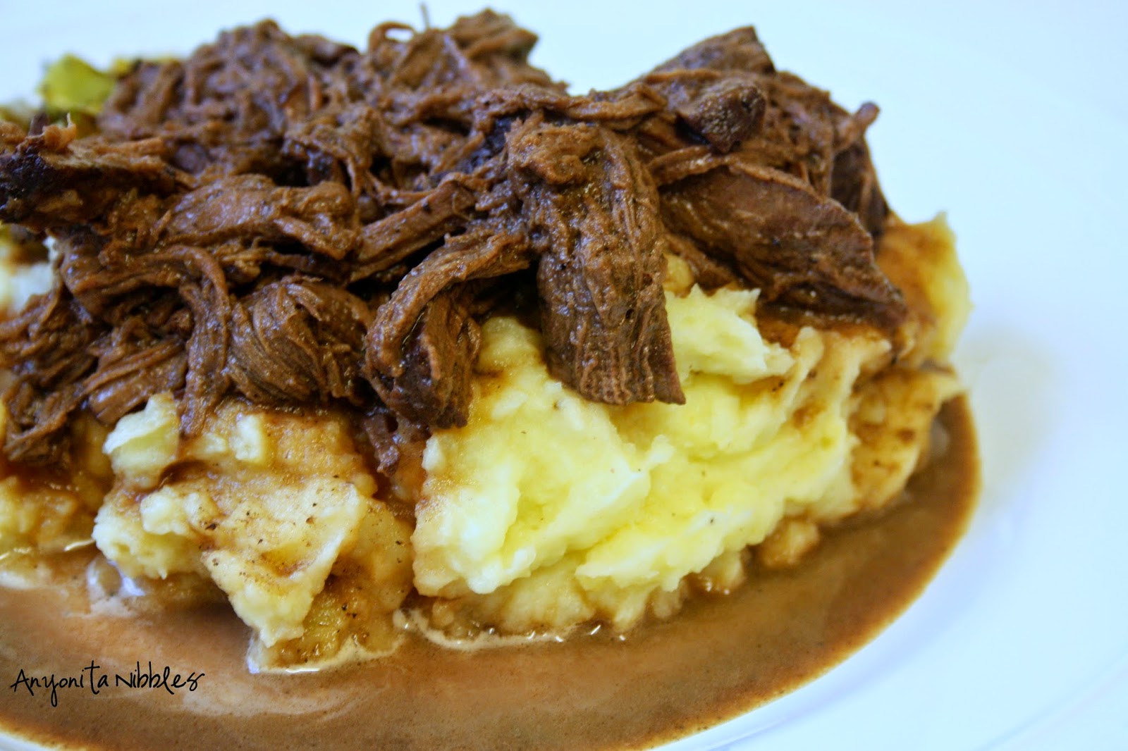 Mustard braised beef with mashed potato