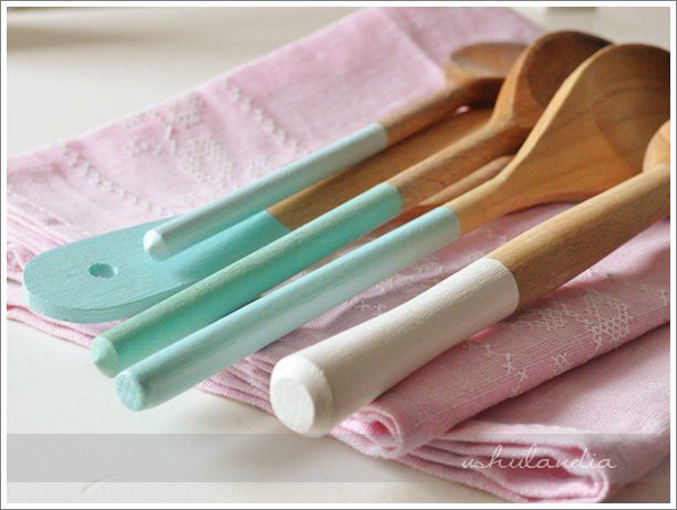 łyżki w skarpetkach - malowane / dip-dyed wooden spoons