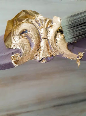 Επιχρύσωση καρέκλας με φύλλα χρυσού 10 Annie Sloan Greece Επιχρύσωση καρέκλας με φύλλα χρυσού 10 Annie Sloan Greece