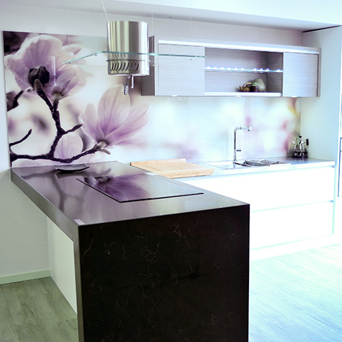 Tổng hợp những mẫu vách bếp kính cường lực in tranh 3D đẹp hết ý Tổng hợp những mẫu vách bếp kính cường lực in tranh 3D đẹp hết ý