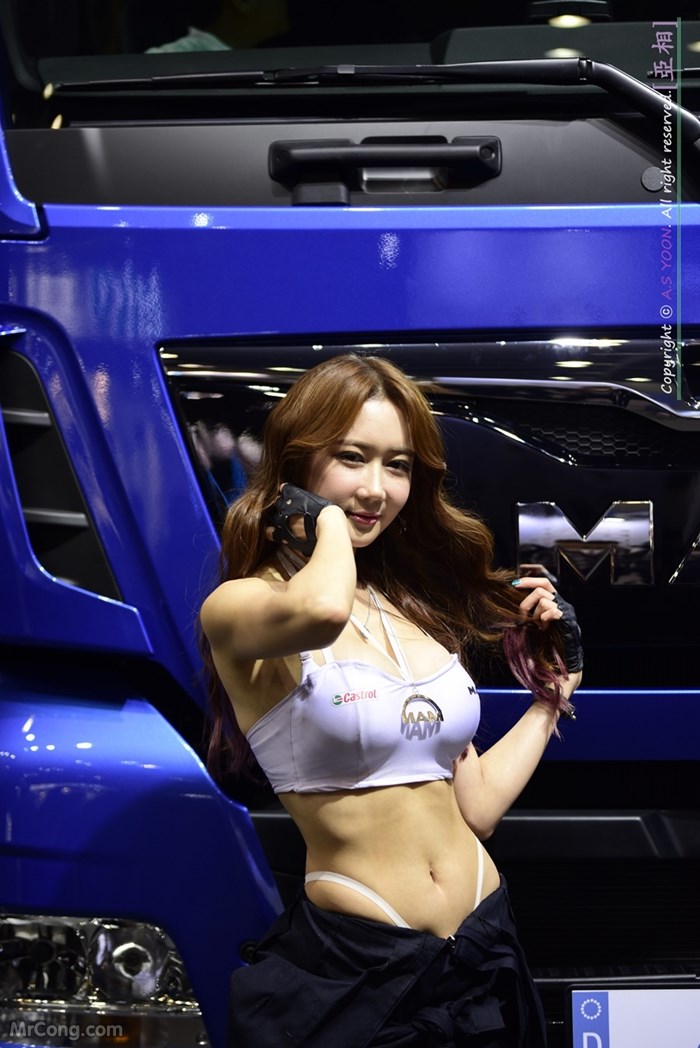 Han Chae Yee Beauty at the Seoul Motor Show 2017 (123 photos) photo 1-13