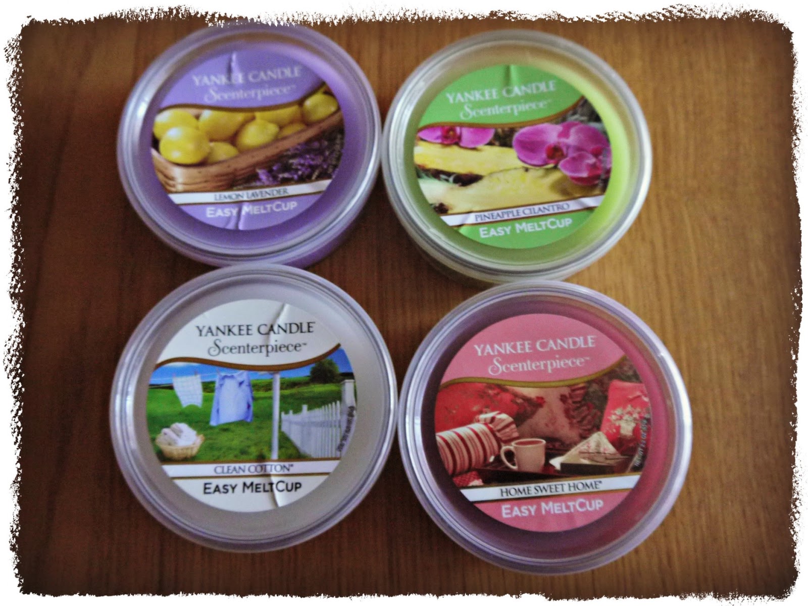 Inside the Wendy House Scenterpiece the stylish wax warming system