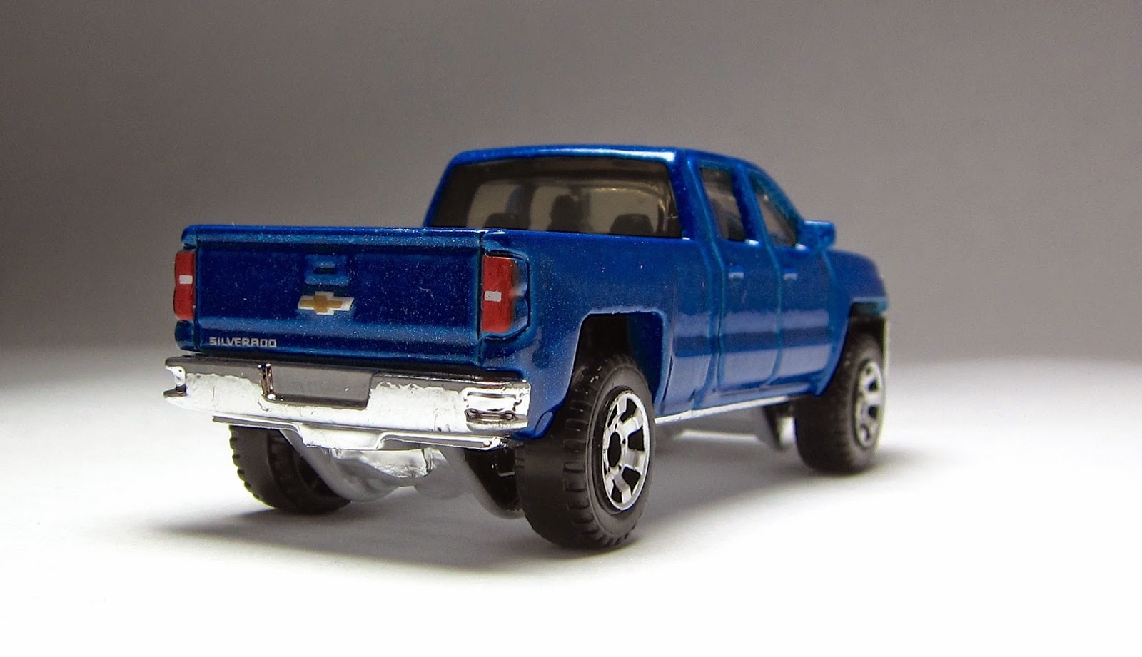 Car Lamley Group: First Look: Matchbox 2014 Chevy Silverado 1500...