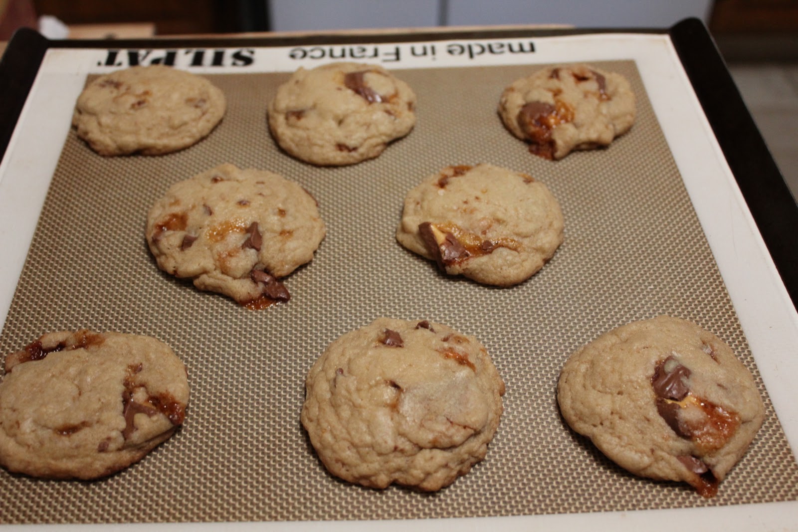 What's Up Cupcake?: Sweet Treats Saturday: Crunchie Chocolate Chip Cookies