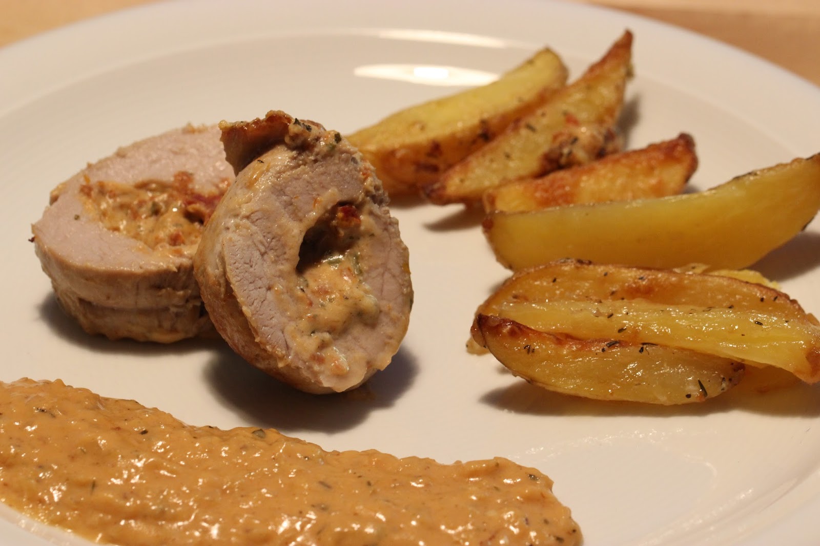 Leckereien aus der (Mini-)Küche: Mediterran gefülltes Schweinefilet mit ...