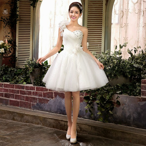 Contoh Gaun Pengantin Tanpa Lengan Desain Modern dan Elegan Contoh Gaun Pengantin Tanpa Lengan Desain Modern dan Elegan