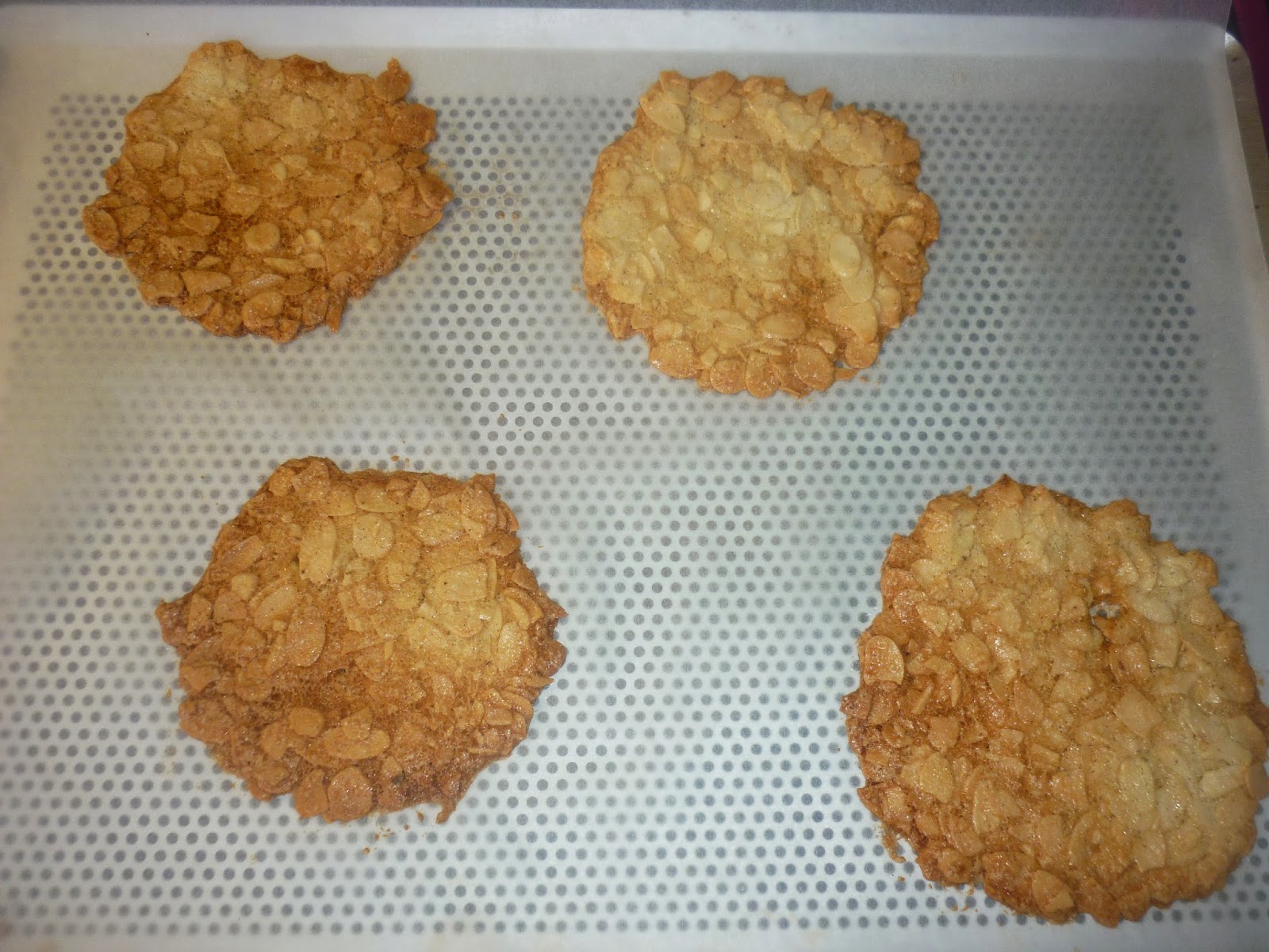 La cuisine de Mimi: Tuiles aux amandes de Pierre Hermé