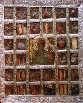 Η θαυματουργή βυζαντινή εικόνα της Παναγίας Οδηγήτριας με ενσωματωμένα λείψανα 32 αγίων http://leipsanothiki.blogspot.be/