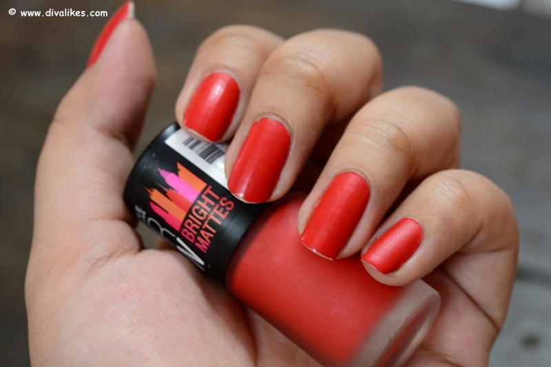 Maybelline Color Show Bright Matte Nail Polish in "Hot Pink" - wide 4