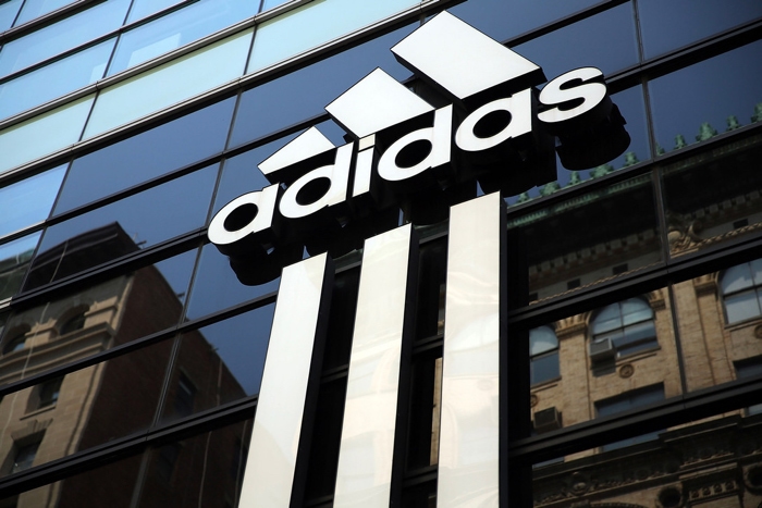 Adidas planea utilizar plástico reciclado a partir del 2024 Adidas planea utilizar plástico reciclado a partir del 2024