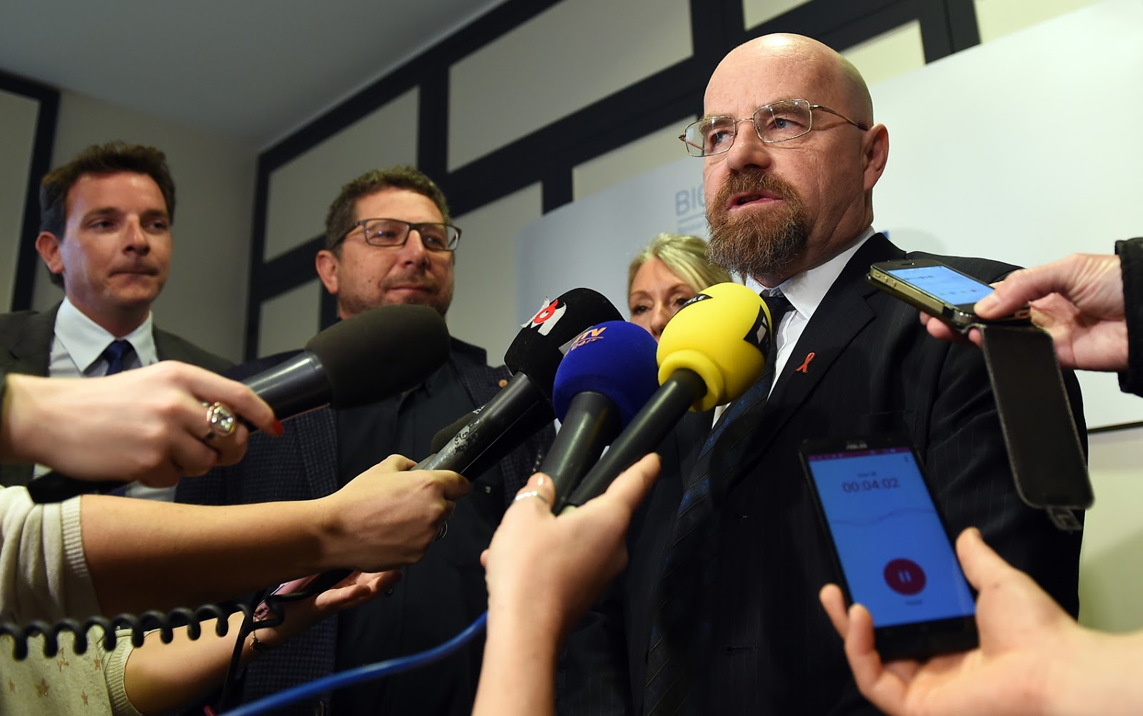 Vacina contra HIV tem resultados animadores, diz empresa francesa Vacina contra HIV tem resultados animadores, diz empresa francesa