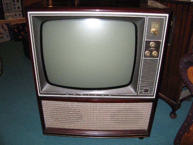 NZ Vintage Television Admiral 16H110 23" Console TV