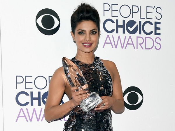 priyanka chopra with trophy prize people's choice favorite actress in a new tv series quantico as alex parrish priyanka chopra with trophy prize people's choice favorite actress in a new tv series quantico as alex parrish