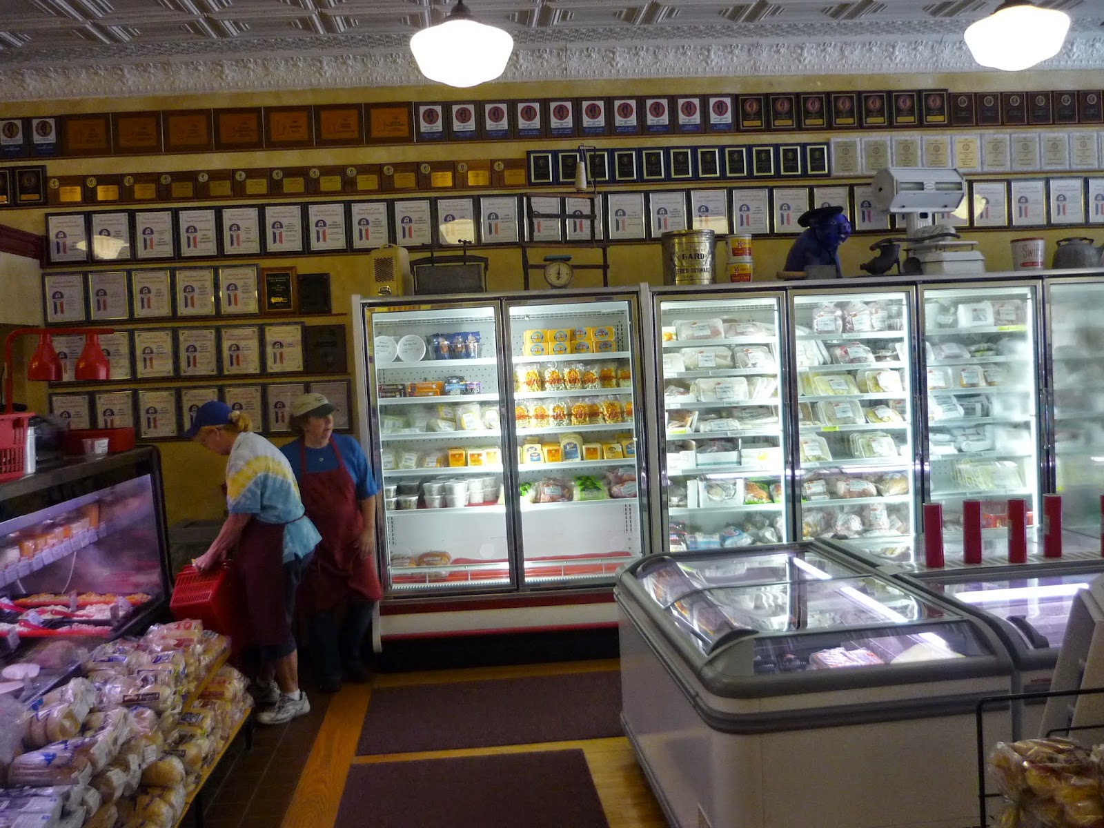 Smokin' Chokin' and Chowing with the King Ream's Elburn Market