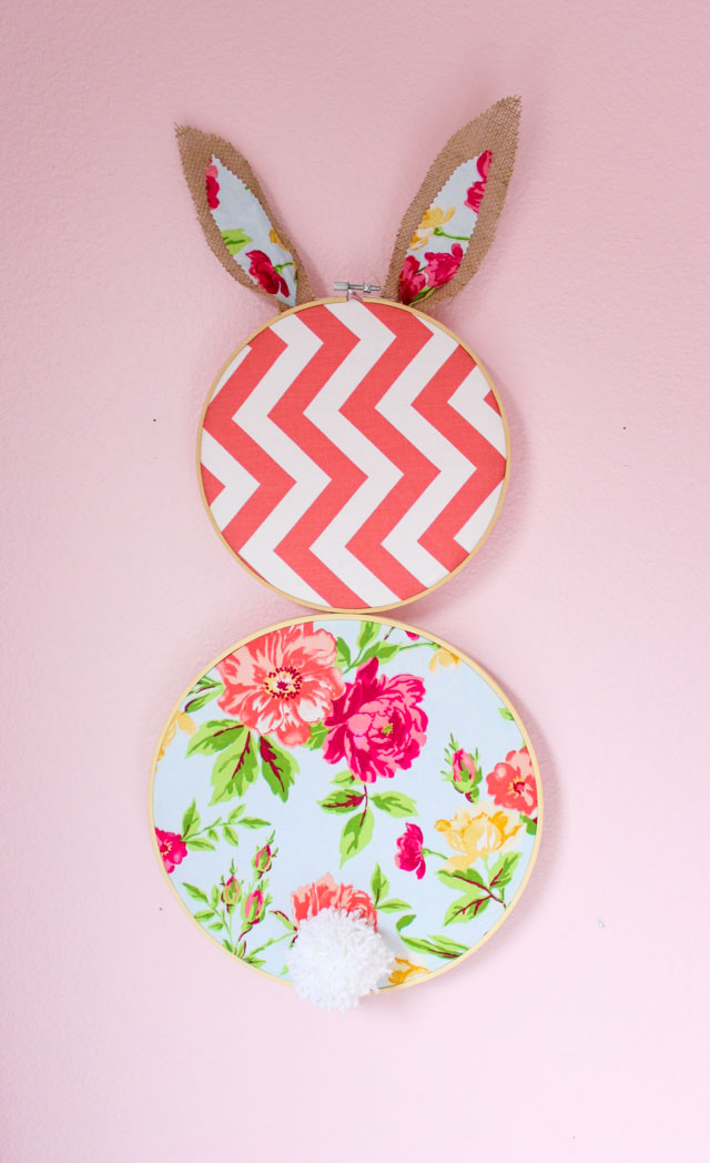 Make this sweet embroidery hoop Easter bunny in minutes! #embroideryhoop #bunnycraft #bunnywreath #fabricbunny Make this sweet embroidery hoop Easter bunny in minutes! #embroideryhoop #bunnycraft #bunnywreath #fabricbunny